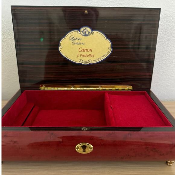 Lutèce Canon J. Pachelbel made in Paris France works perfectly no key included - Picture 3 of 10